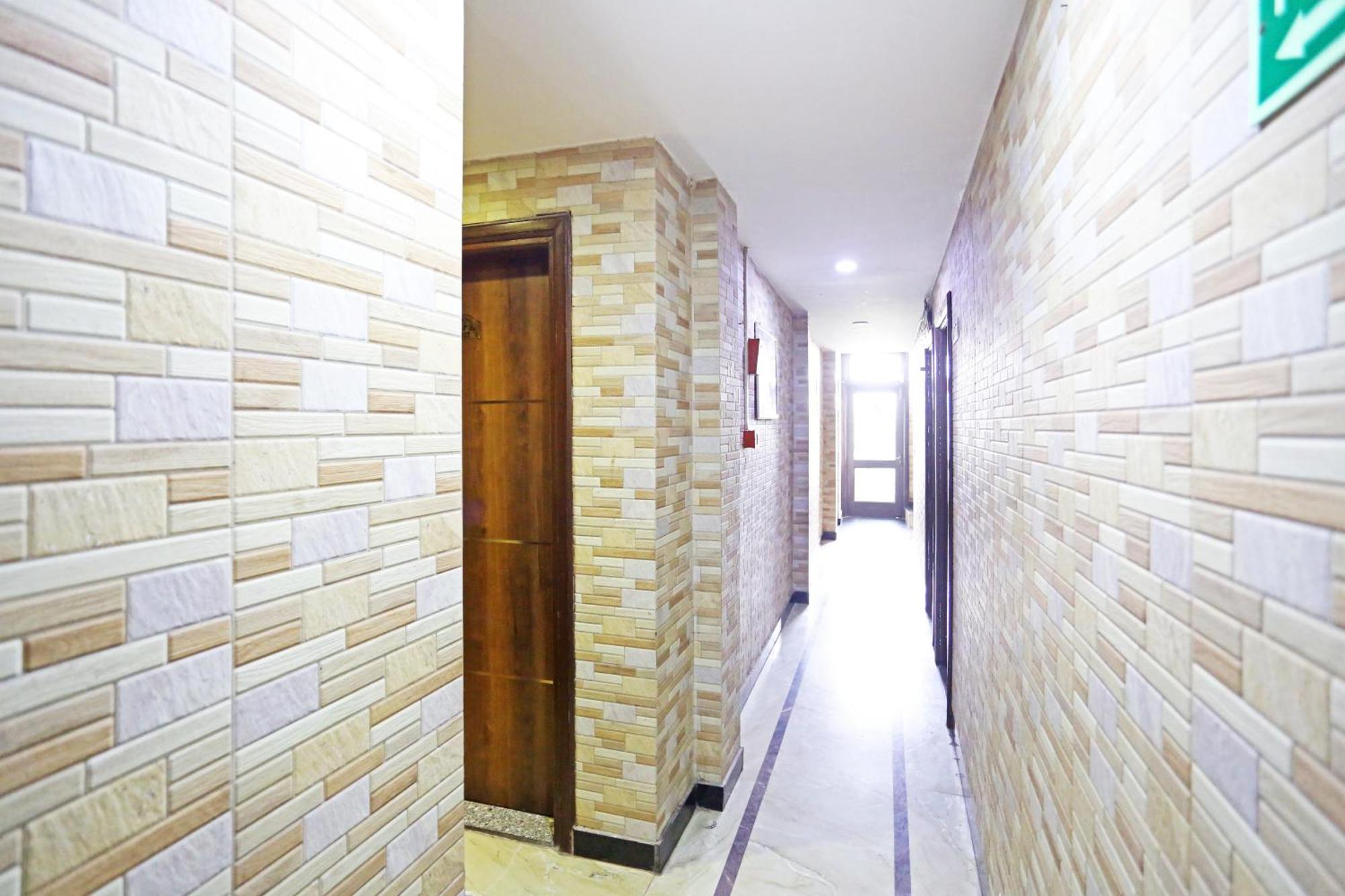 Hotel Preet Palace -5 Mints Walk From Nizamuddin Railway Station New Delhi Eksteriør bilde