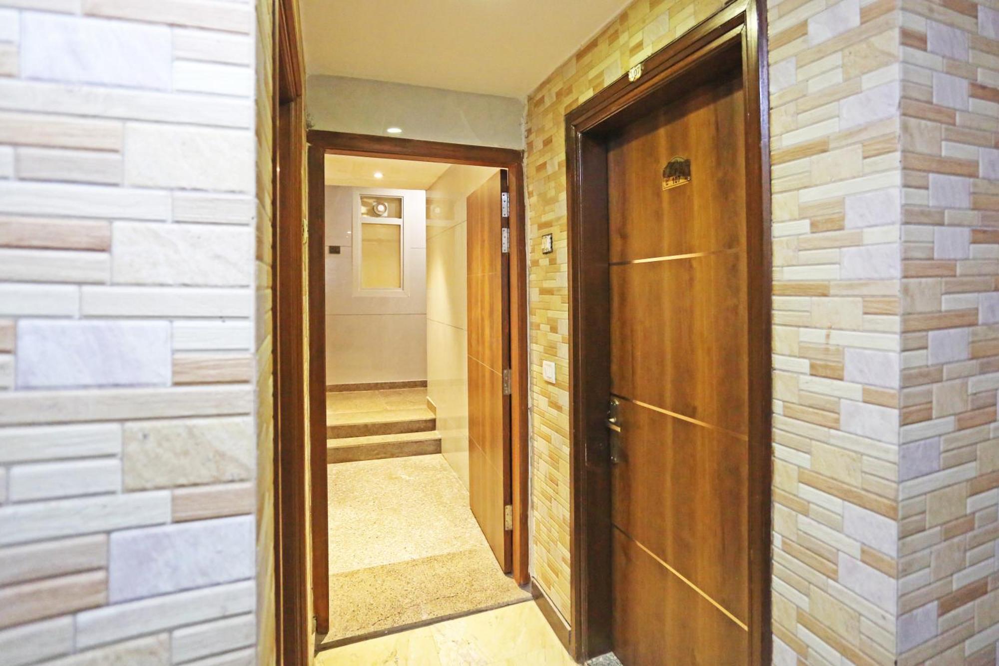 Hotel Preet Palace -5 Mints Walk From Nizamuddin Railway Station New Delhi Eksteriør bilde