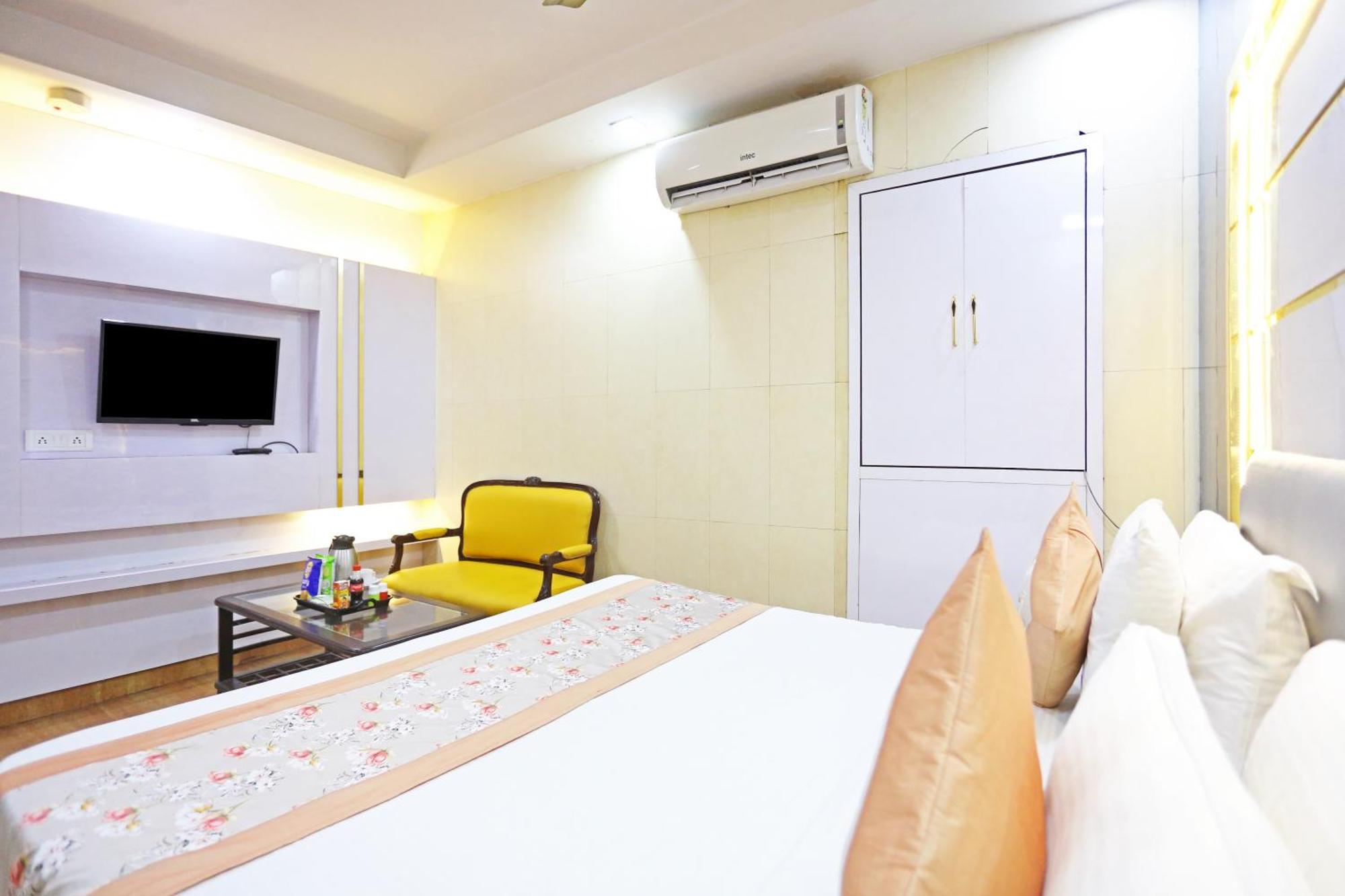 Hotel Preet Palace -5 Mints Walk From Nizamuddin Railway Station New Delhi Eksteriør bilde